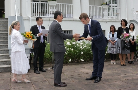 シュルツ・エアクラート市長表彰の様子