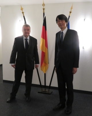 Foto Minister Reul und Generalkonsul Iwama