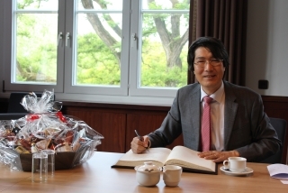 Foto Generalkonsul Iwama