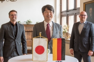 Foto GK Iwama und OB Link